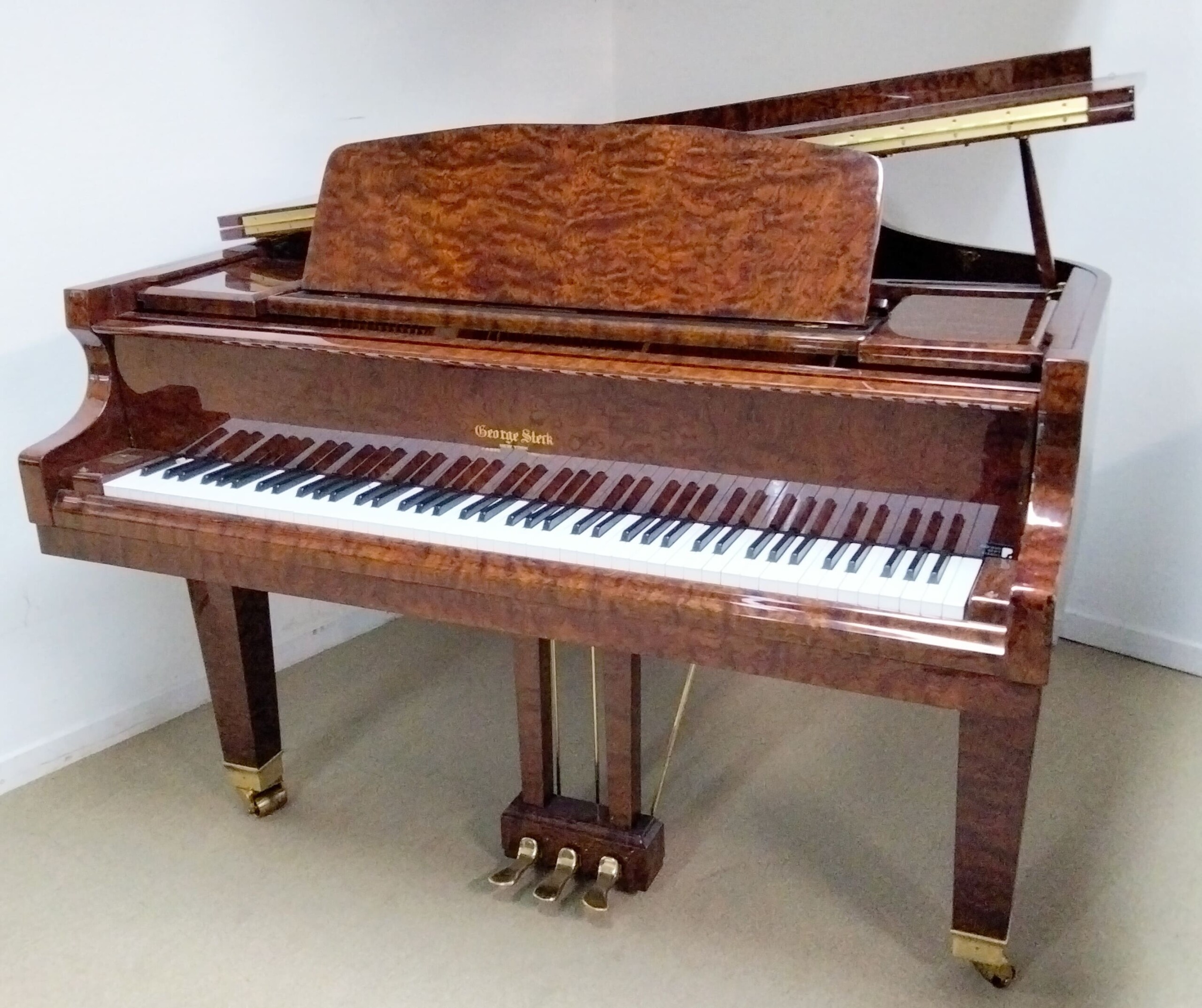 PIANO A QUEUE GEORGE STECK - GS 62 - Occasion